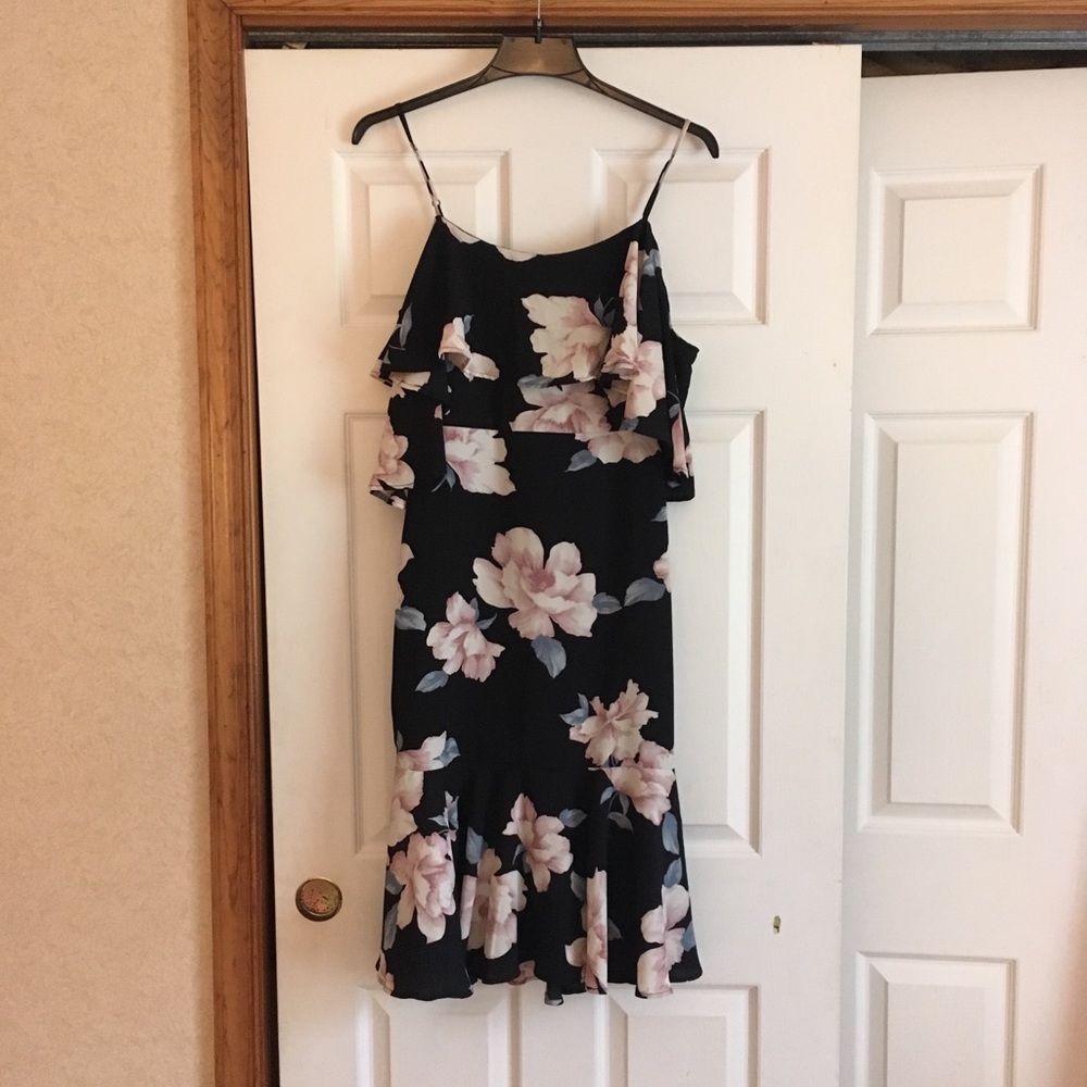LULUS BLACK MIDI FLORAL DRESS